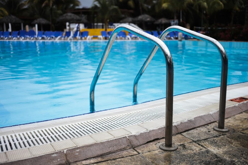 Free swimming lessons for elderly people – Бе